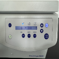 Eppendorf 5810 Centrifuge image 2